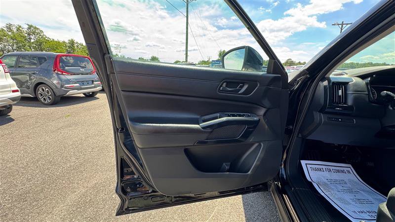 Used 2024 Nissan Pathfinder SV AWD/4WD image 29