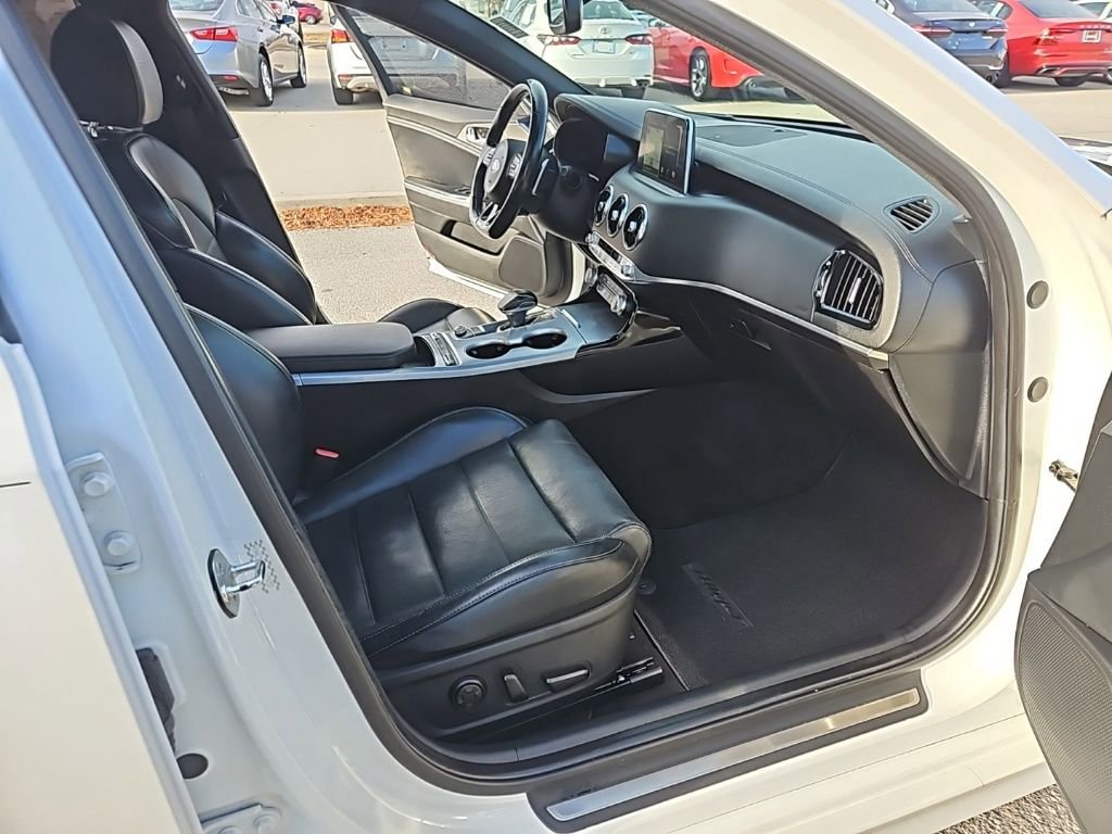 Used 2018 Kia Stinger GT2 image 41