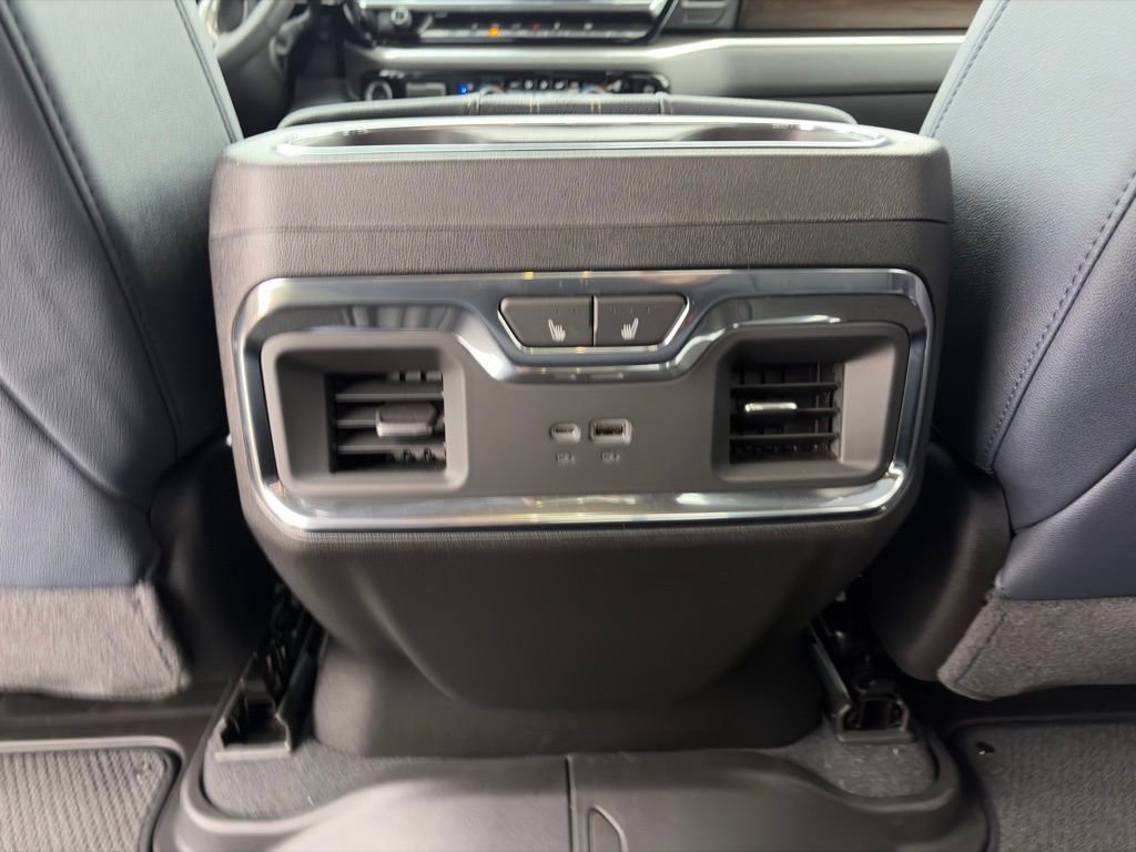 Used 2025 Chevrolet Silverado 3500 High Country AWD/4WD image 13