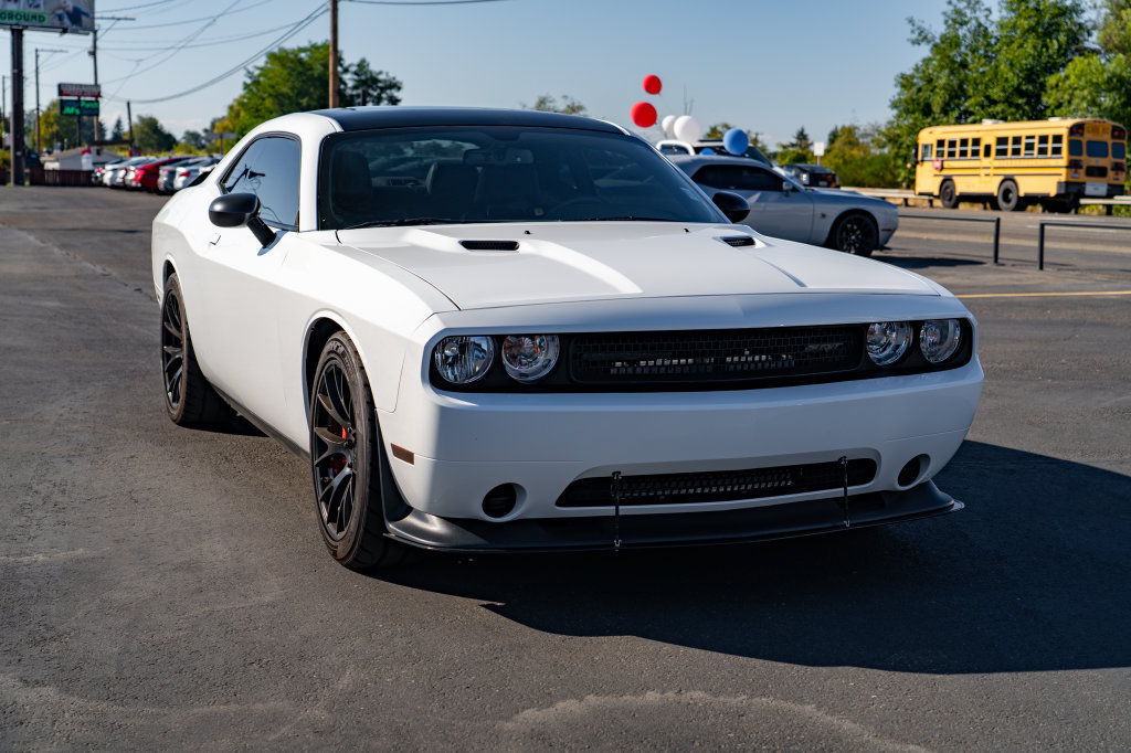 Used 2014 Dodge Challenger SRT8 Core w/ Satin Vapor Edition RWD image 2