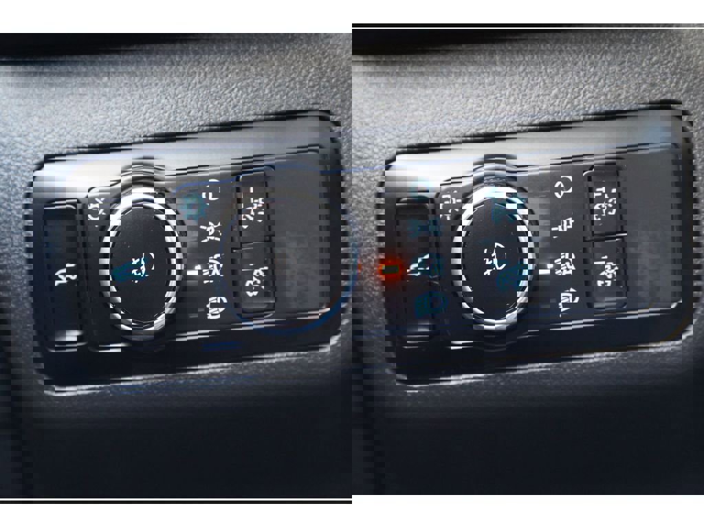 Used 2024 Ford Escape Platinum image 23