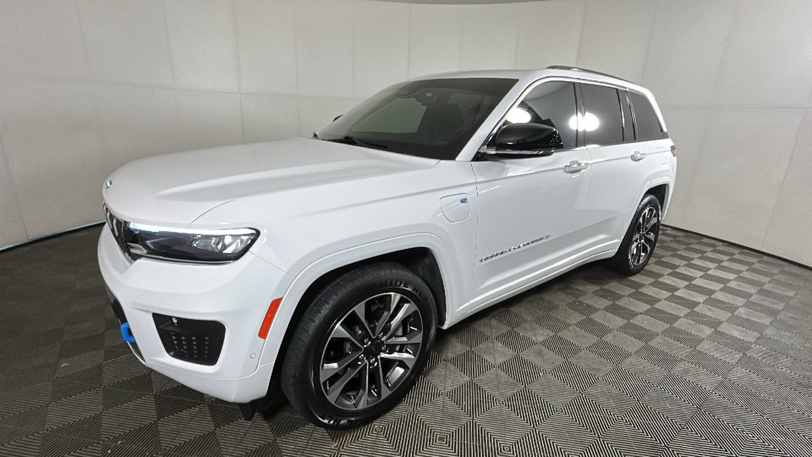 Used 2023 Jeep Grand Cherokee Overland AWD/4WD image 7