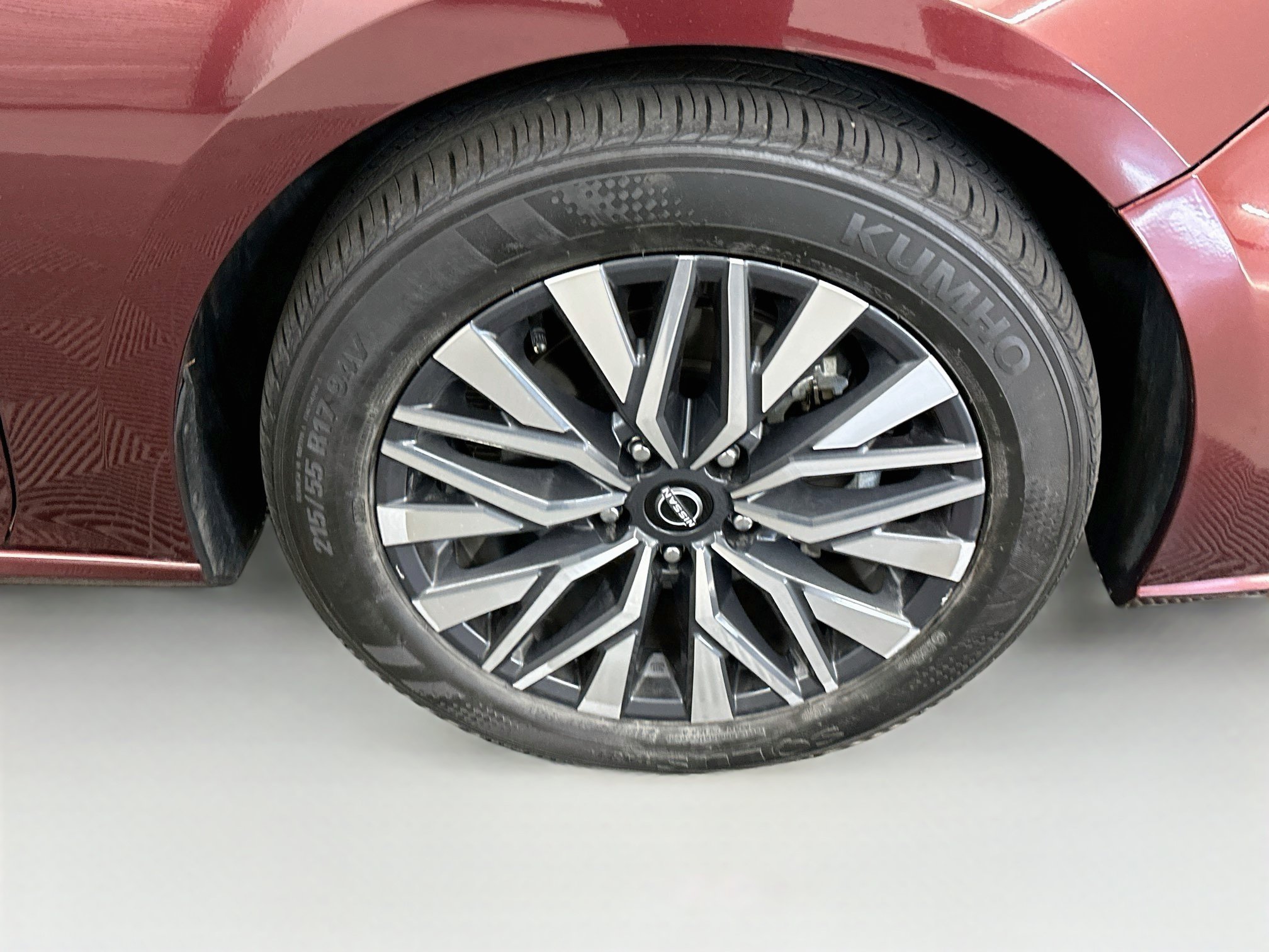 Used 2025 Nissan Altima 2.5 SV FWD image 11