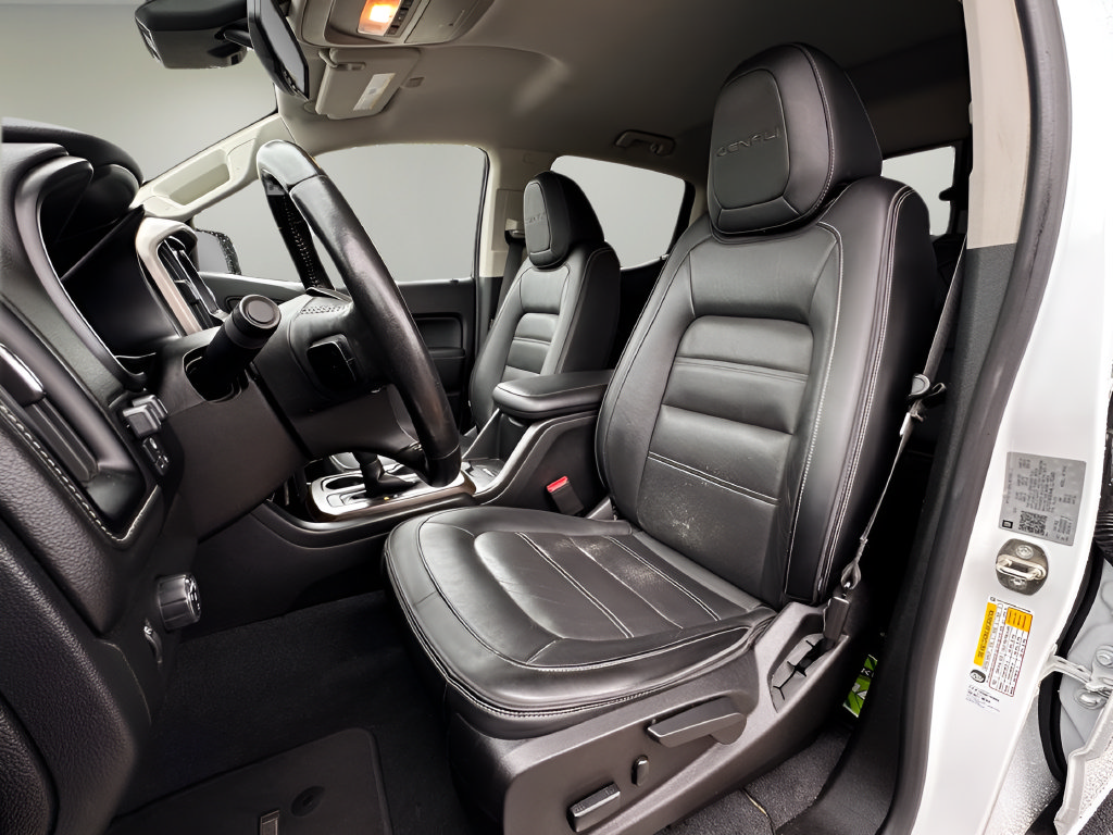Used 2020 GMC Canyon Denali RWD image 6