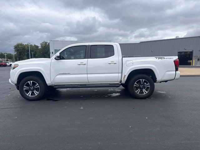 Used 2019 Toyota Tacoma TRD Sport RWD image 4
