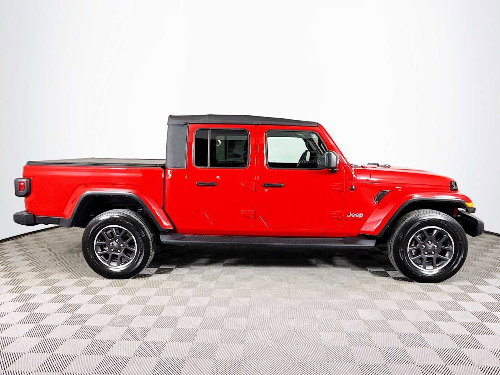 Used 2021 Jeep Gladiator Overland image 4