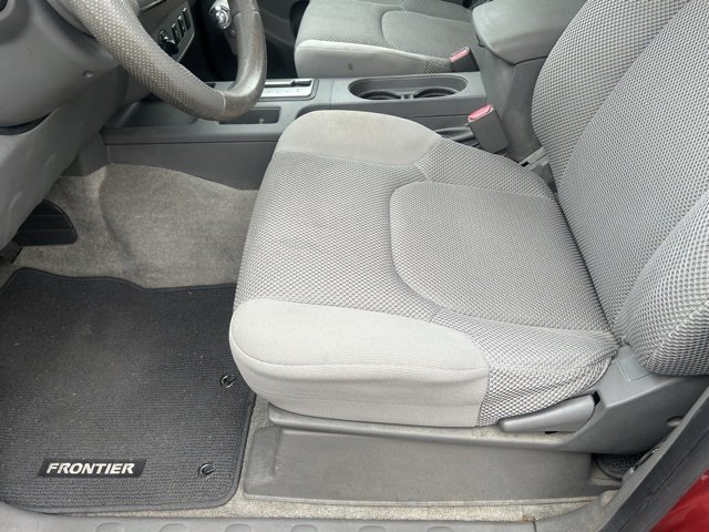 Used 2012 Nissan Frontier SV w/ SV Premium Utility Pkg image 10
