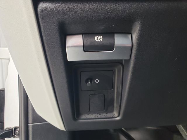 Used 2024 Land Rover Defender 110 S image 16