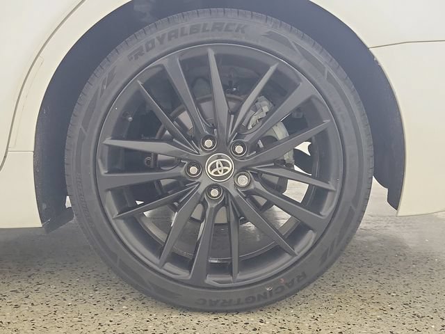 Used 2022 Toyota Camry XSE FWD image 8
