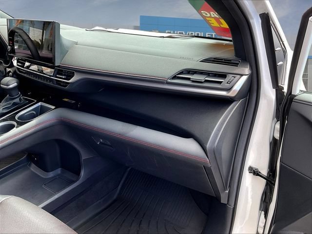 Used 2025 Toyota Sienna XSE w/ XSE Premium Package FWD image 29