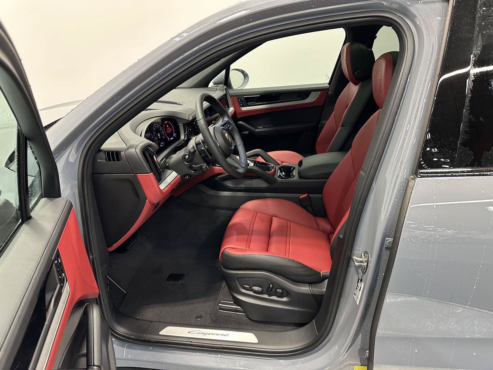 New 2026 Porsche Cayenne Coupe AWD/4WD image 16