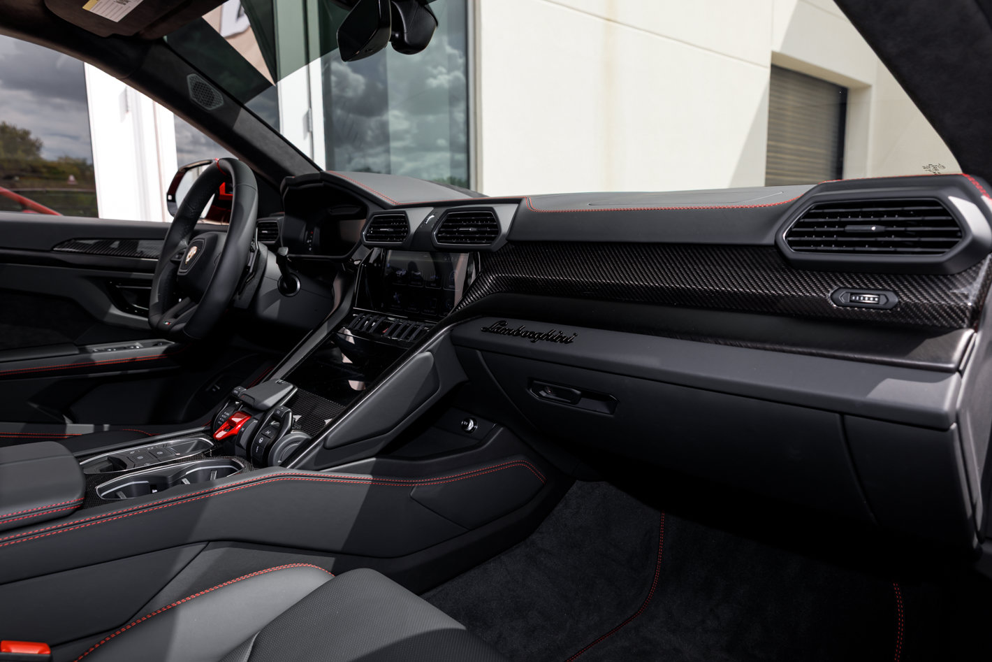 Used 2024 Lamborghini Urus S AWD/4WD image 46