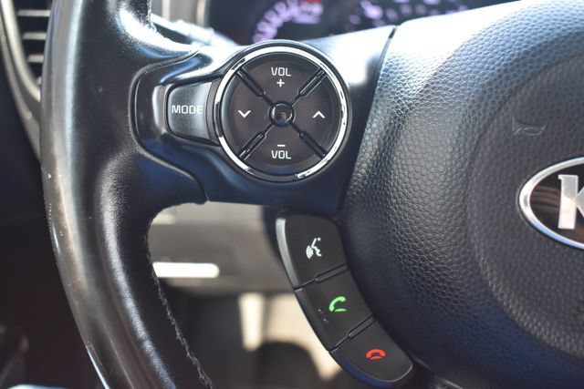 Used 2014 Kia Soul ! FWD image 20