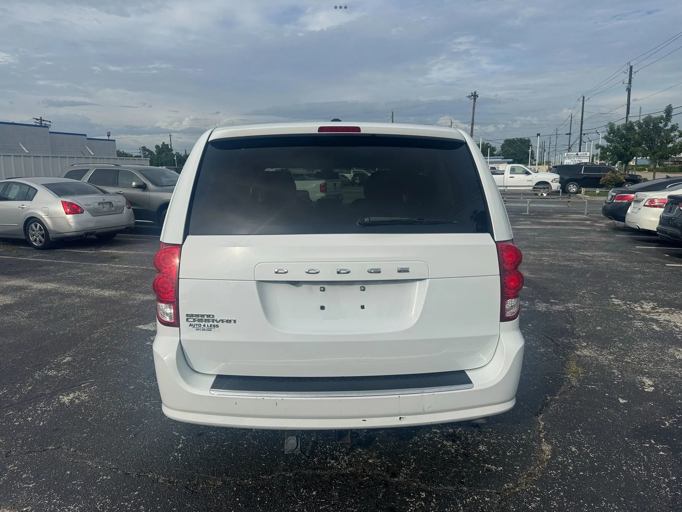 Used 2019 Dodge Grand Caravan SE w/ UConnect Hands-Free Group FWD image 7