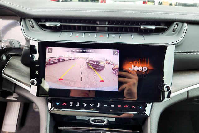 New 2027 Jeep Grand Cherokee L Limited AWD/4WD image 14