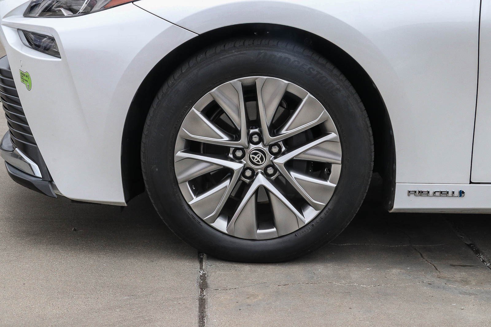 Certified 2023 Toyota Mirai w/ Advanced Technology Package RWD image 9