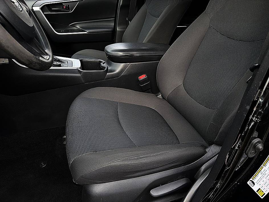 Used 2023 Toyota RAV4 LE AWD/4WD image 11