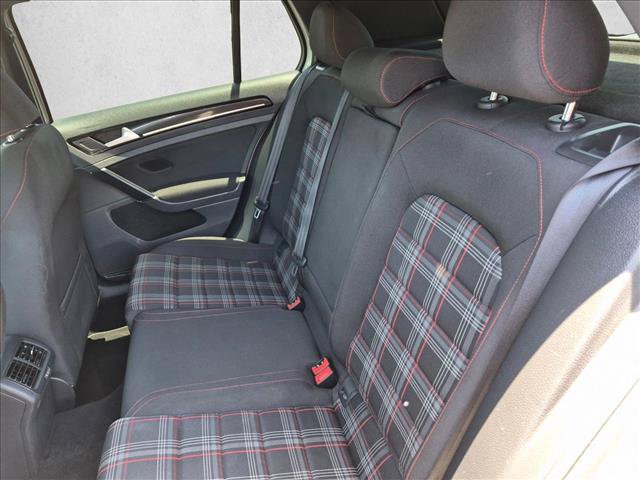 Used 2015 Volkswagen GTI SE FWD image 16
