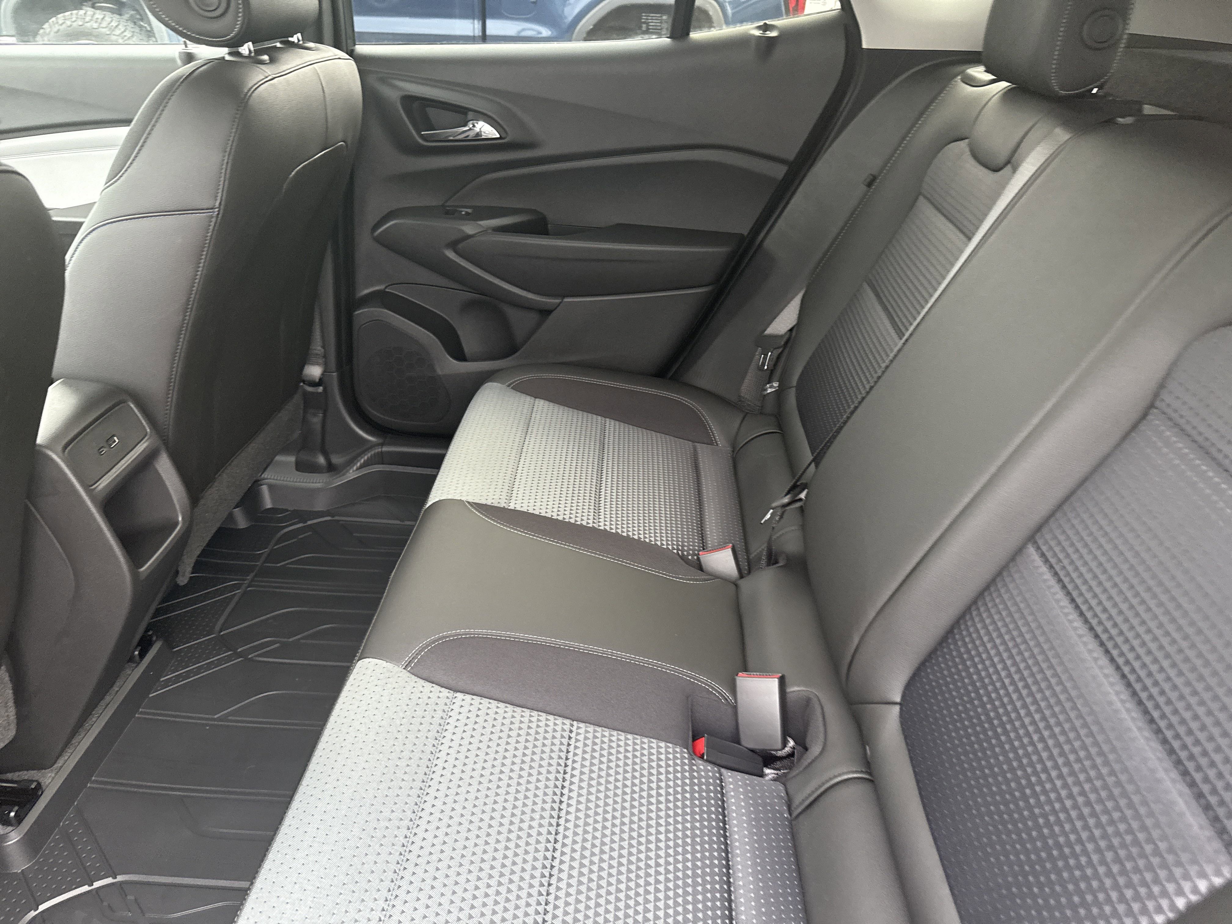 New 2025 Chevrolet Trax LT w/ Driver Confidence Package image 12