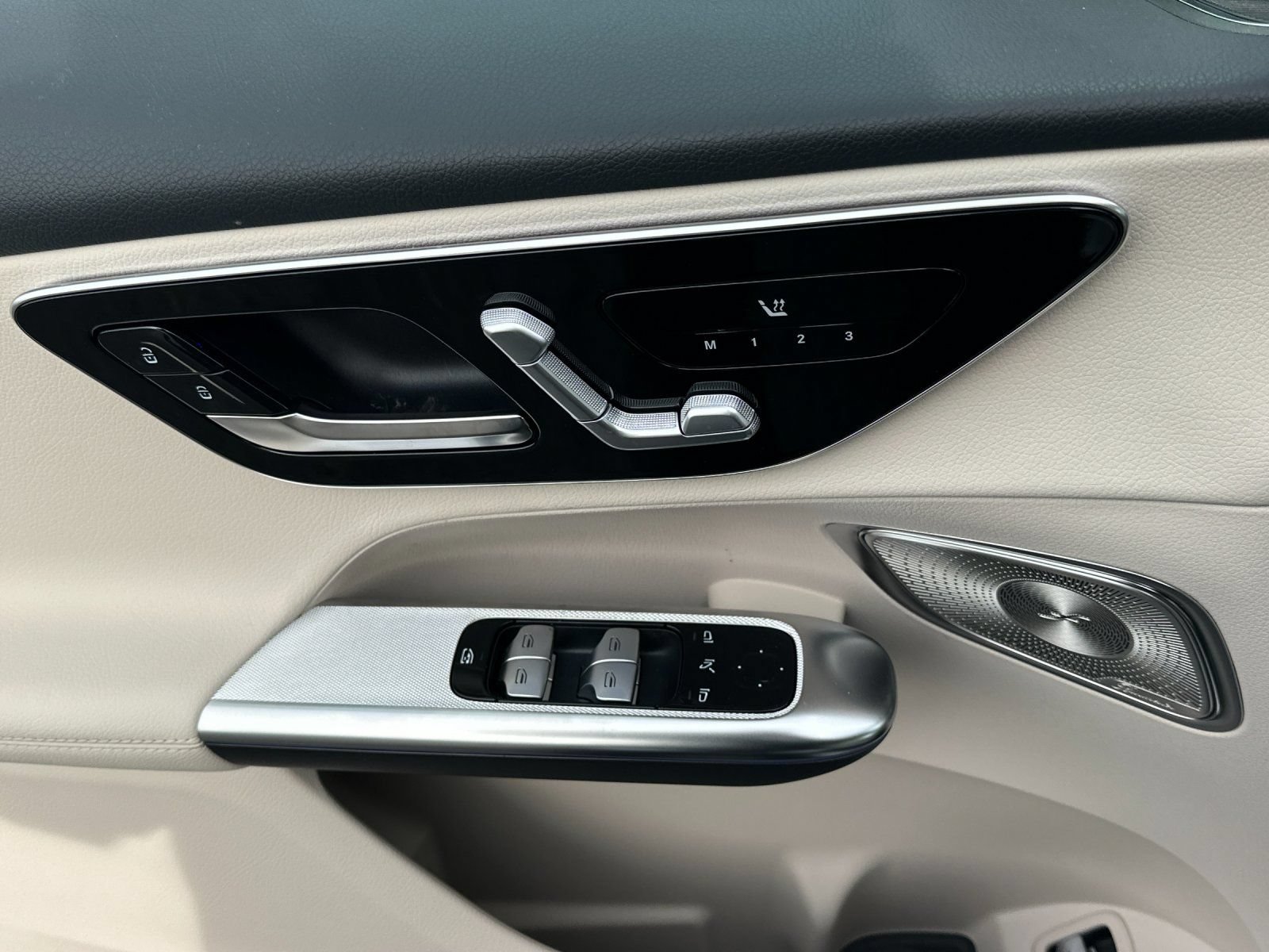 New 2026 Mercedes-Benz GLC 300 4MATIC image 11