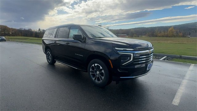 New 2026 Chevrolet Suburban LT image 2
