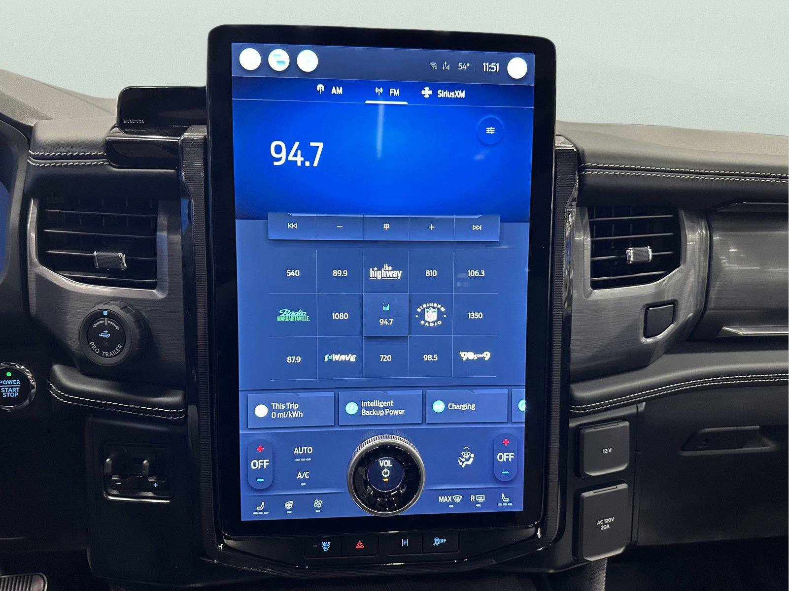 New 2023 Ford F150 Lightning Platinum AWD/4WD image 44