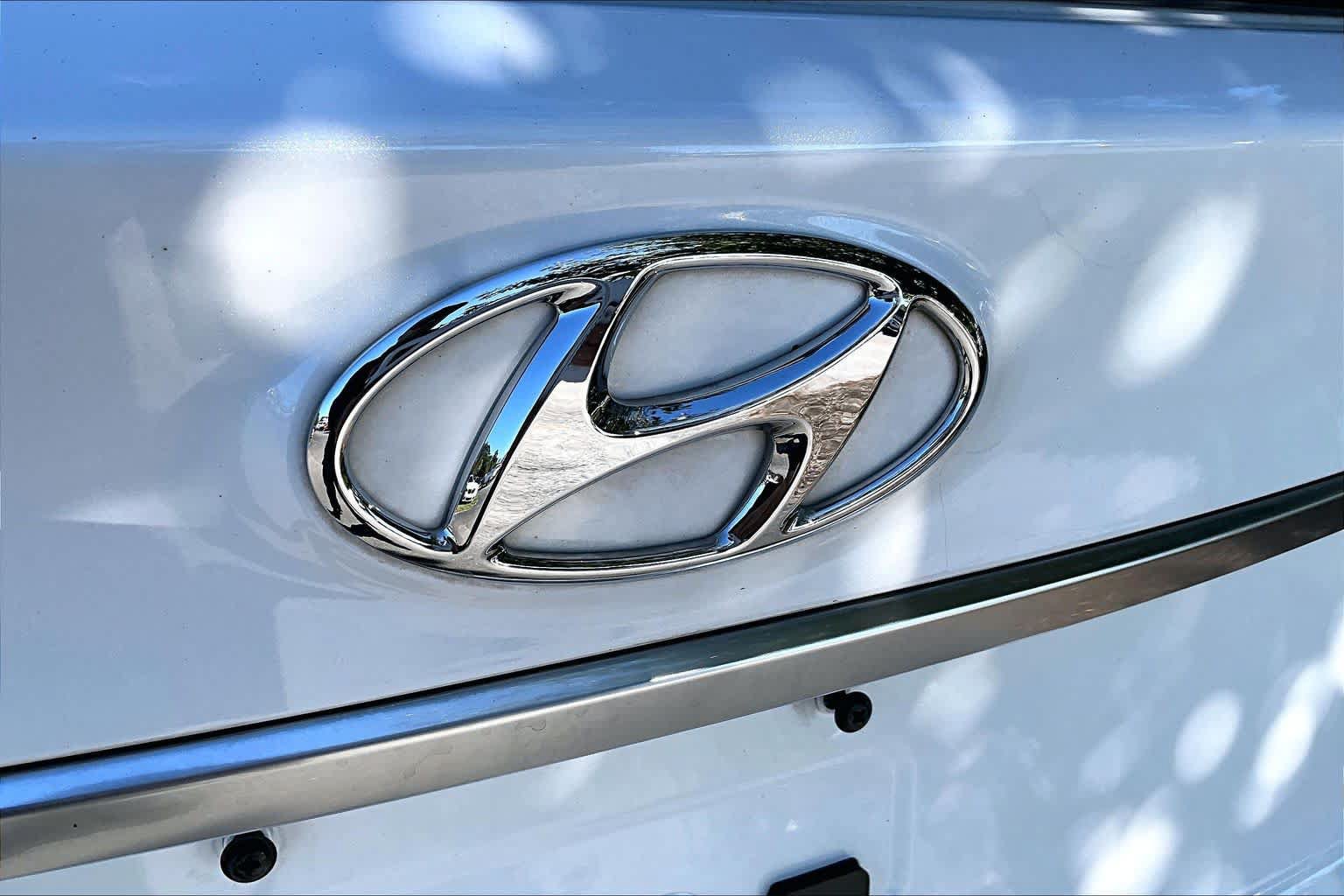 Used 2020 Hyundai Santa Fe SEL w/ Cargo Package FWD image 31
