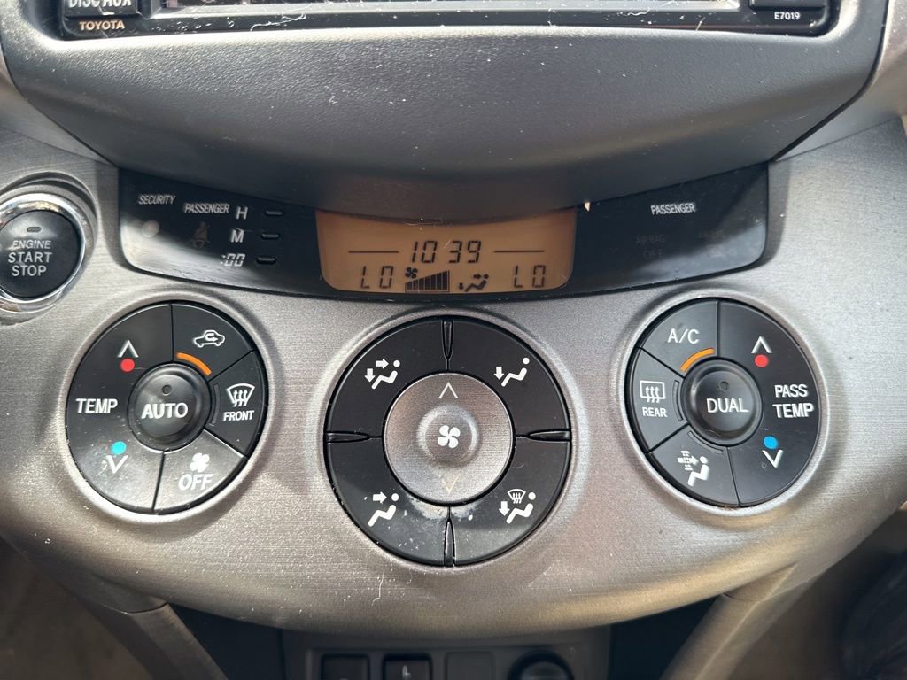 Used 2009 Toyota RAV4 Limited AWD/4WD image 26