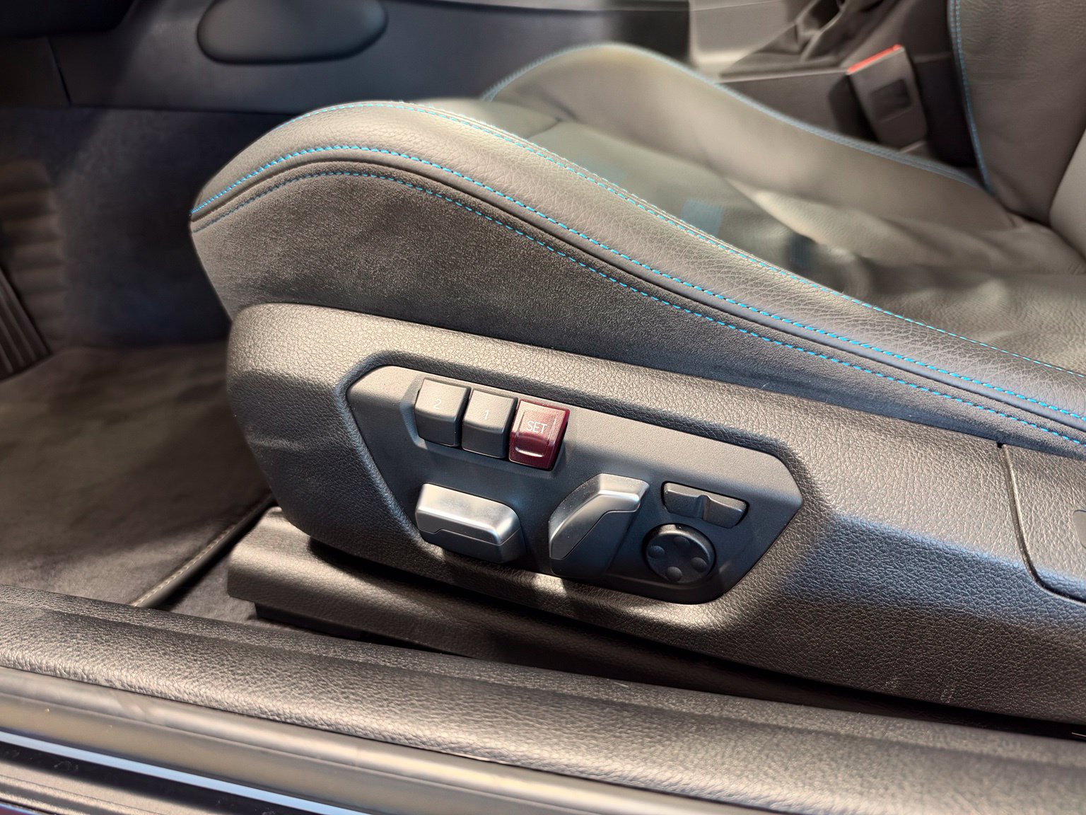 Used 2020 BMW M2 Competition w/ Executive Package RWD image 18