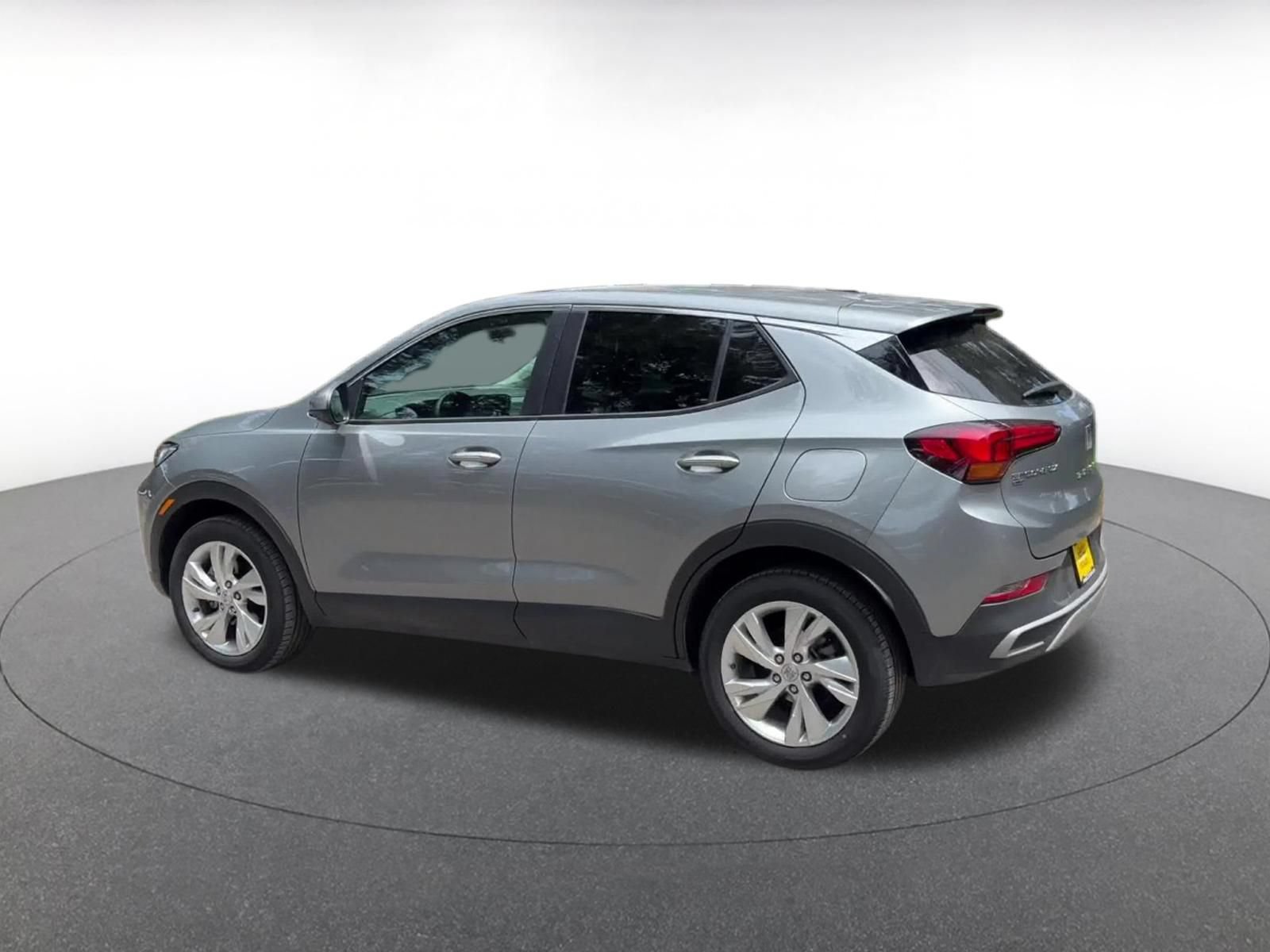 Used 2025 Buick Encore GX Preferred AWD/4WD image 10
