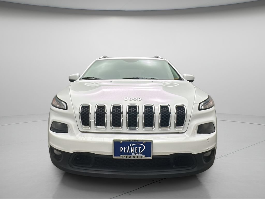 Used 2016 Jeep Cherokee Latitude w/ Cold Weather Group AWD/4WD image 5