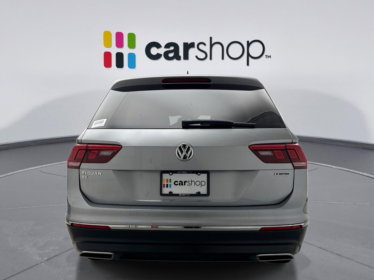 Used 2020 Volkswagen Tiguan SE w/ Panoramic Sunroof Package image 4