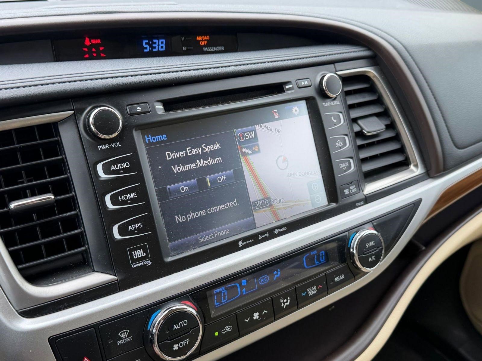 Used 2018 Toyota Highlander Limited AWD/4WD image 28