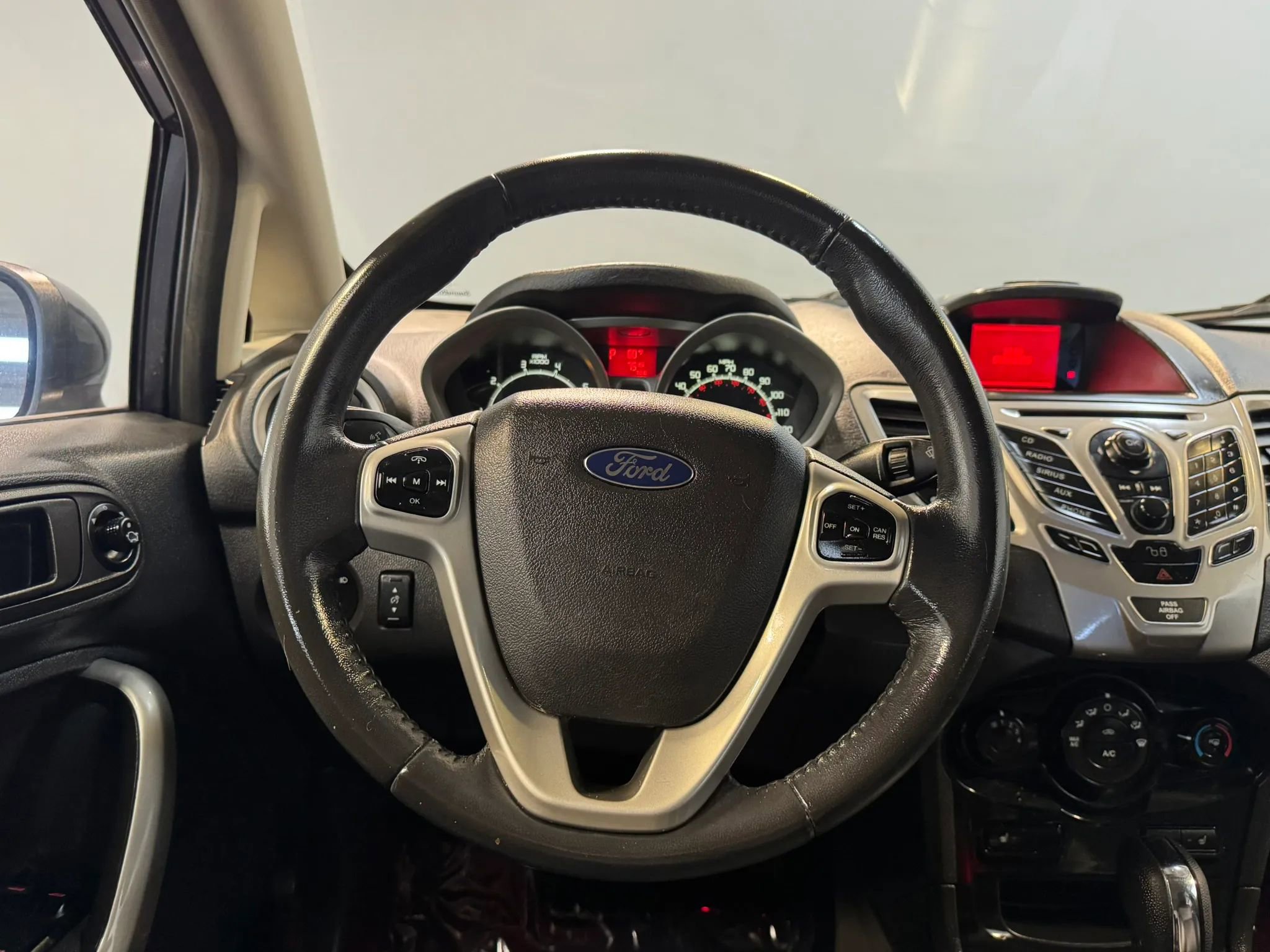 Used 2012 Ford Fiesta SES image 12