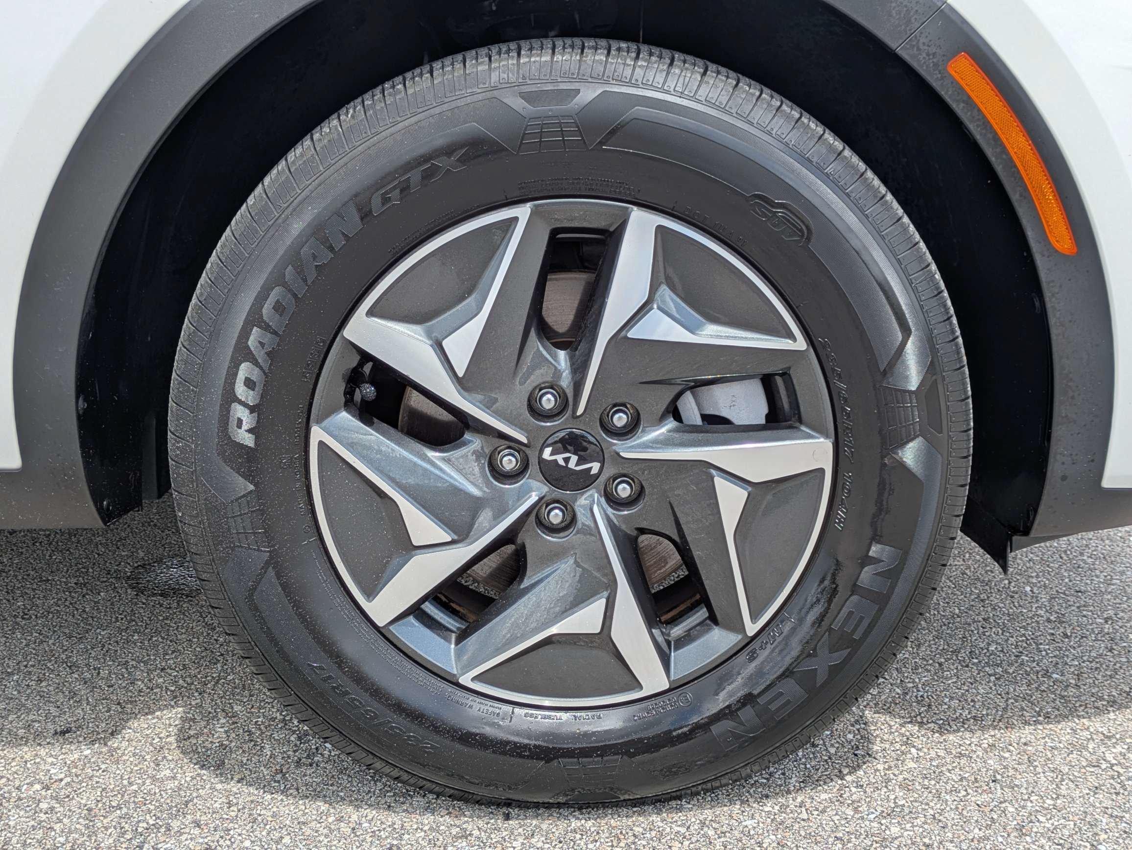 Certified 2023 Kia Sorento EX FWD image 12