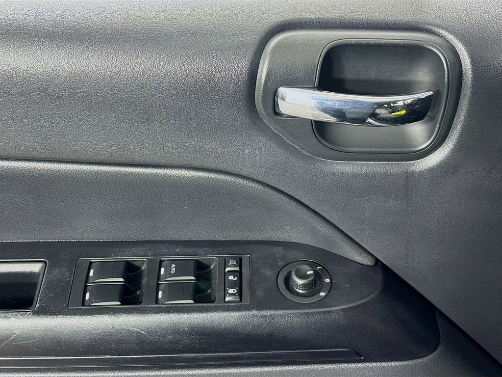 Used 2017 Jeep Compass Sport w/ Power Value Group image 15