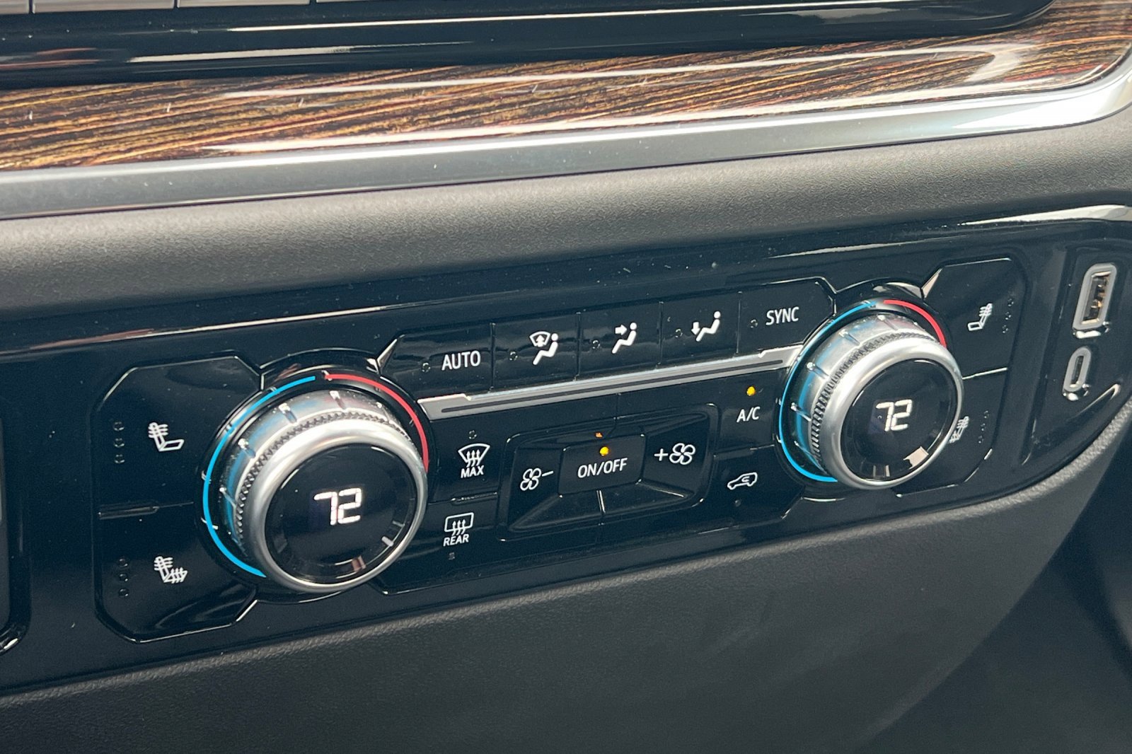 Used 2025 GMC Sierra 1500 SLE image 28