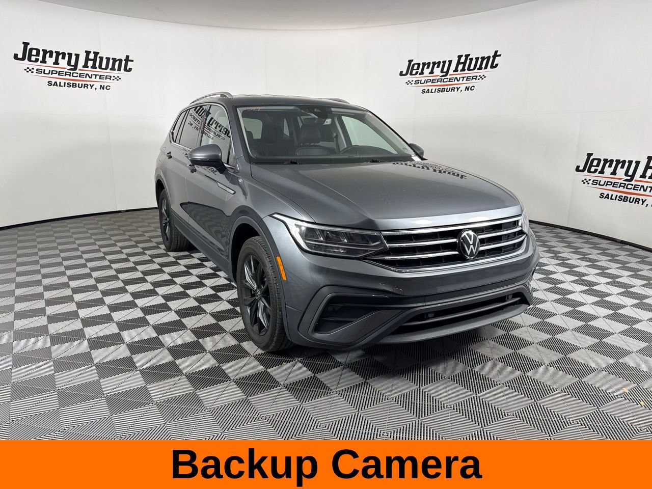 Used 2024 Volkswagen Tiguan SE image 6
