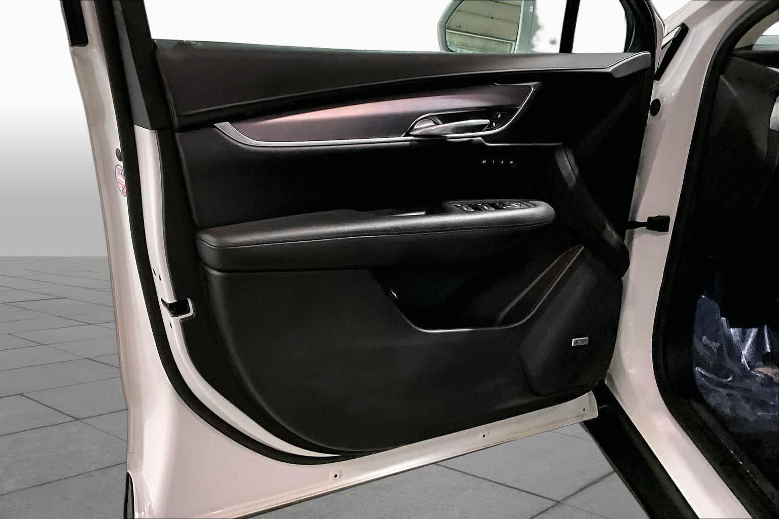 Used 2017 Cadillac XT5 Luxury AWD/4WD image 22