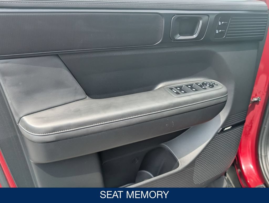 Certified 2025 Hyundai Santa Fe Calligraphy AWD/4WD image 11