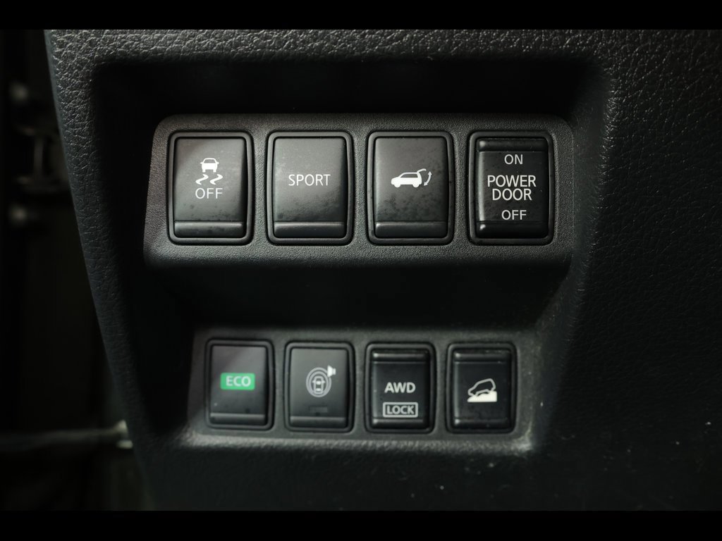 Used 2016 Nissan Rogue SV w/ SV Premium Package image 26