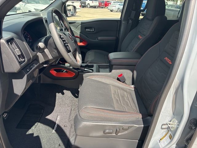Used 2025 Nissan Frontier Pro-X RWD image 17