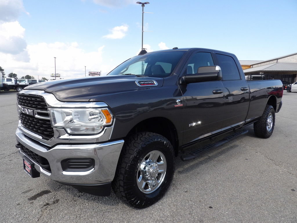 Used 2022 RAM 3500 Big Horn AWD/4WD image 3