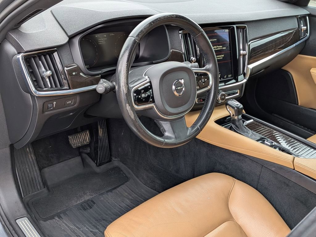 Used 2018 Volvo S90 T6 Momentum w/ Convenience Package image 11