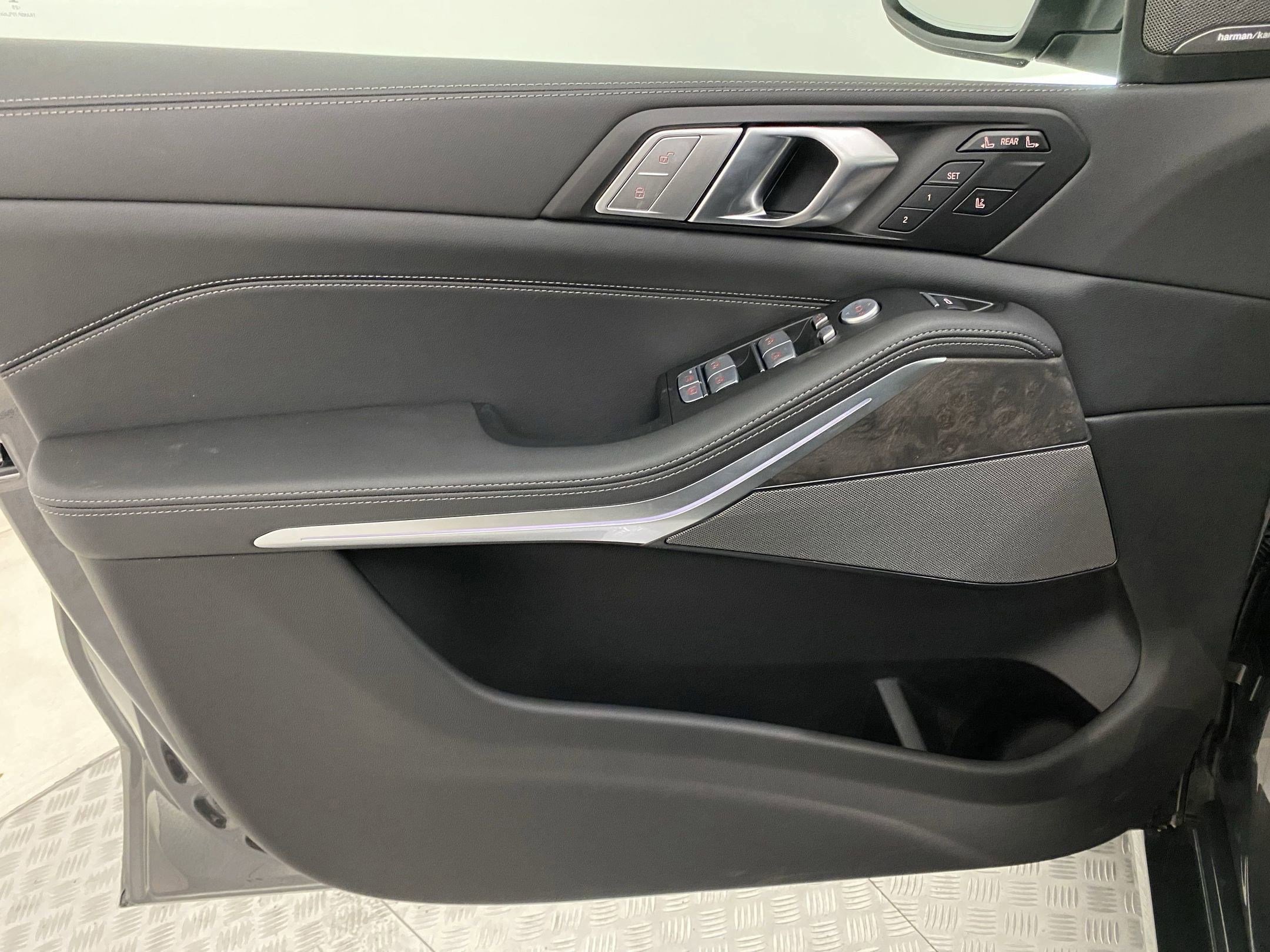 Used 2026 BMW X7 xDrive40i w/ Premium Package image 11