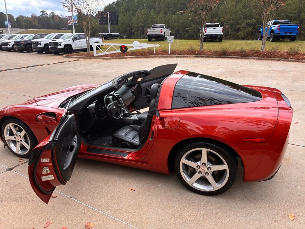 Used 2005 Chevrolet Corvette Coupe w/ Preferred Equipment Group RWD image 9