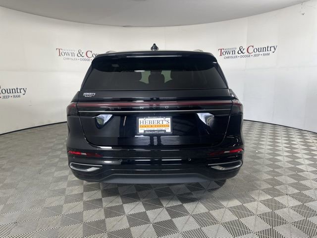 Used 2024 Lincoln Nautilus Reserve w/ Equipment Group 202A image 8