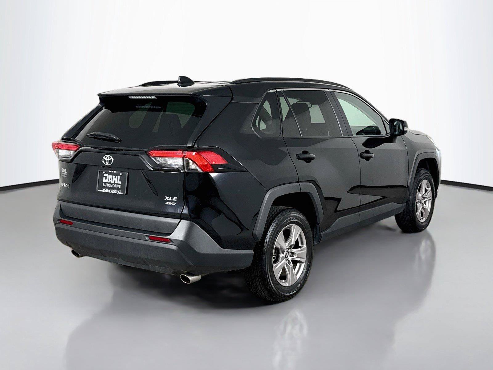 Used 2025 Toyota RAV4 XLE AWD/4WD image 13