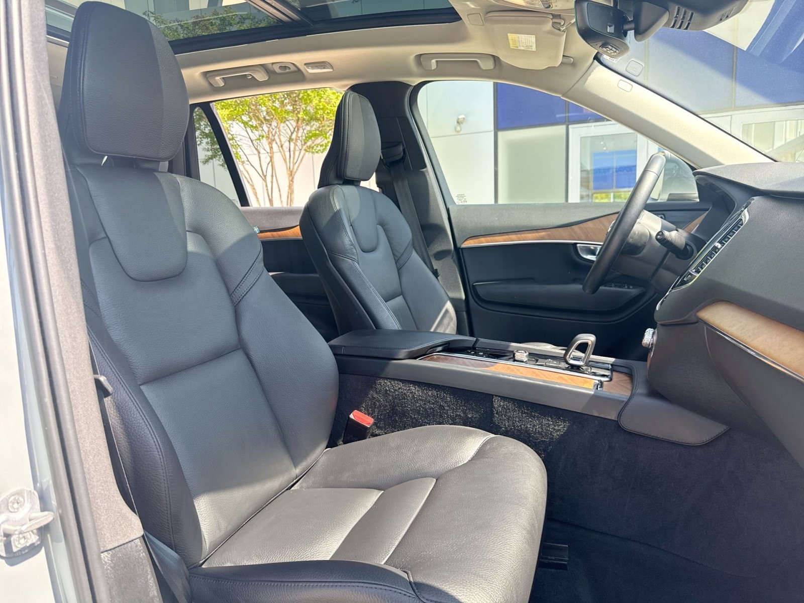 Certified 2024 Volvo XC90 B5 Plus w/ Protection Package Premier AWD/4WD image 28