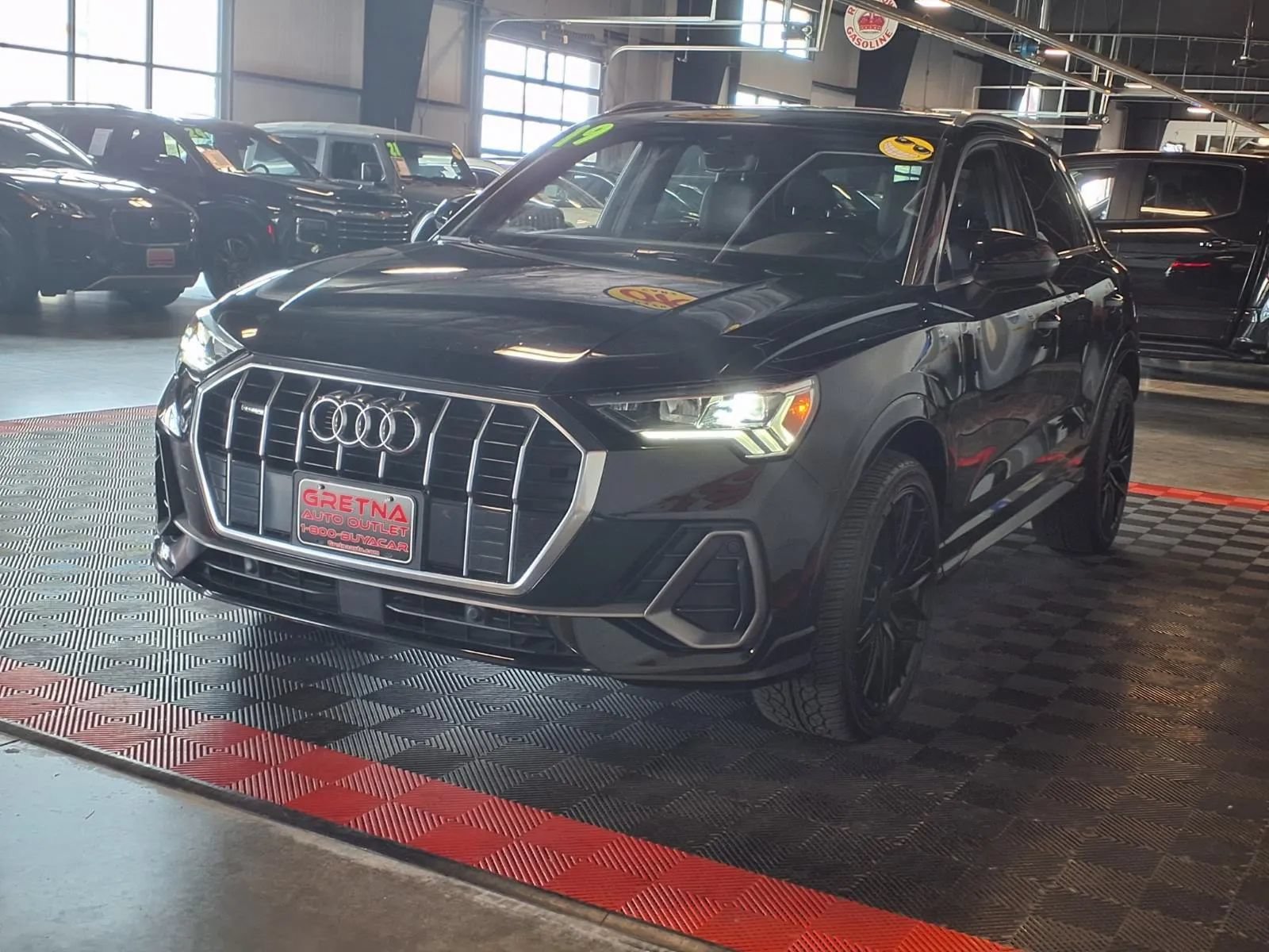 Used 2019 Audi Q3 2.0T Premium Plus w/ Premium Plus Package AWD/4WD image 4